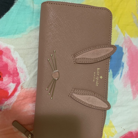Kate Spade wallet - Picture 1 of 3